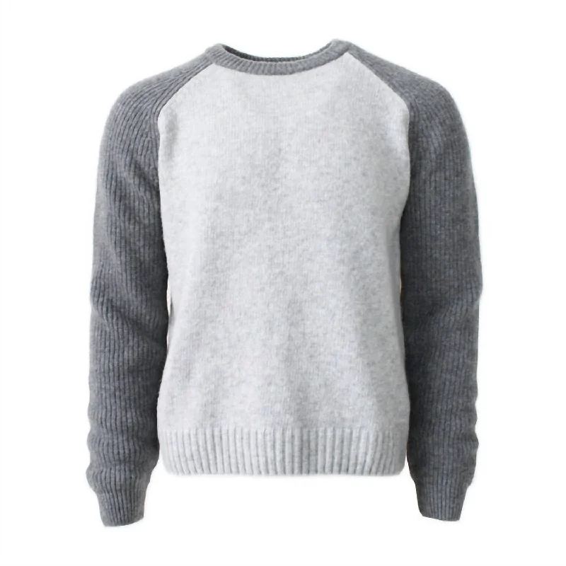 Men'S Mont Tremblant Two Tone Sweater in Light Grey